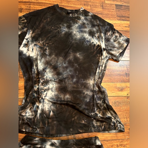 SHEIN Matching Tie Dye Navy Blue Lounge Set With Short Sleeves and Shorts Small. - Picture 6 of 11